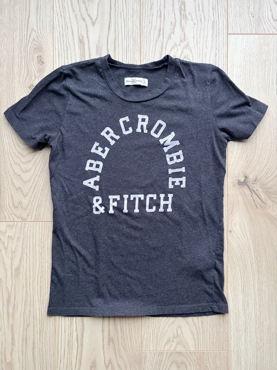 Abercrombie & Fitch Tops - Abercrombie & Fitch XS Charcoal Gray Arc Logo Graphic Tee - Classic A&F